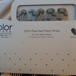 **RETIRED** Color Street Fa La La